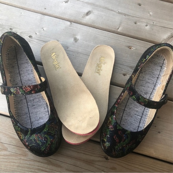 Women's 8 Alegria Flair Winter Garden Wedge Mary Jane Career Floral Pumps Shoes - Picture 10 of 12